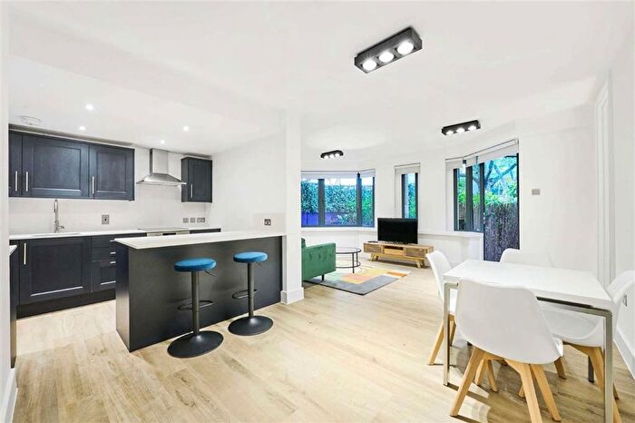 1 Bedroom Flat To Rent In Montague Close, London, SE1