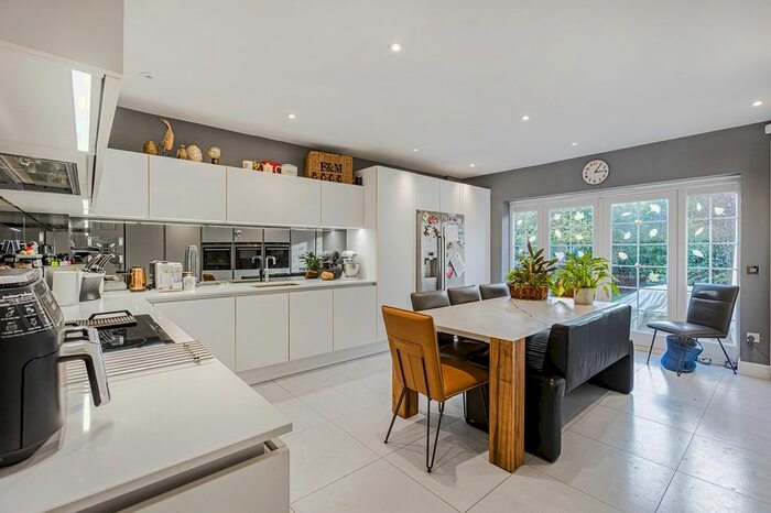 4 Bedroom Town House To Rent In Azalea Close, London Colney, St Albans, AL2