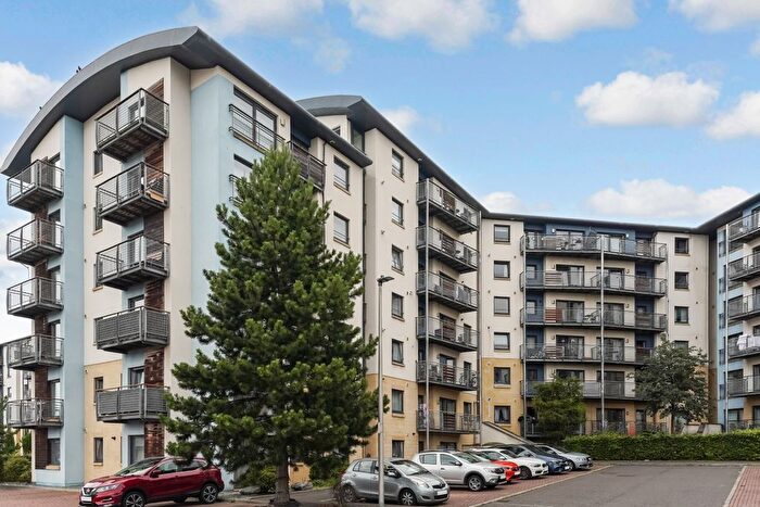 2 Bedroom Flat For Sale In / Drybrough Crescent, Peffermill Edinburgh, EH16
