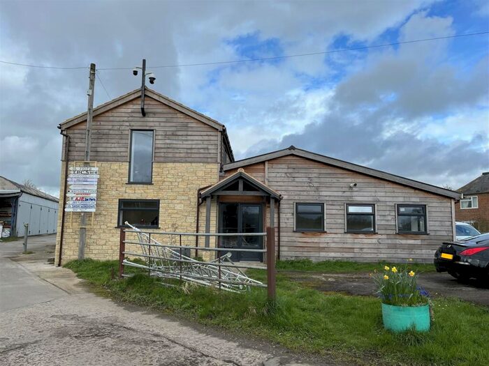 5 Bedroom Commercial Property To Rent In Broad Lane, Seend, SN12