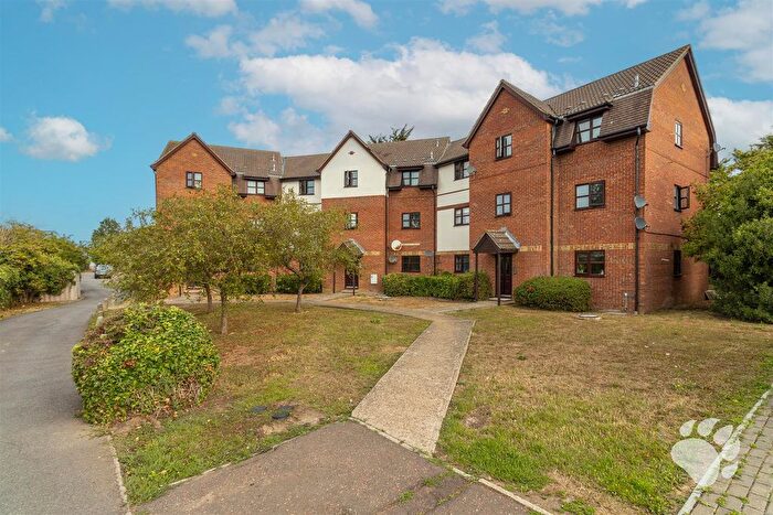 1 Bedroom Flat For Sale In Chestnut House, Wickford, SS11