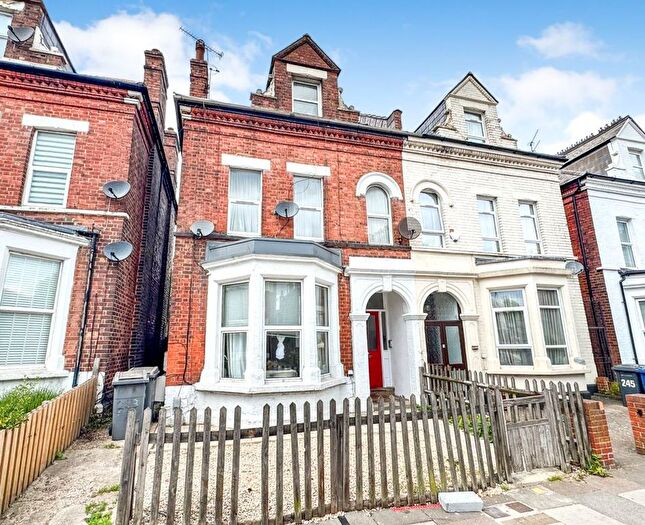 2 Bedroom Flat For Sale In (D) Ballards Lane, North Finchley, N3