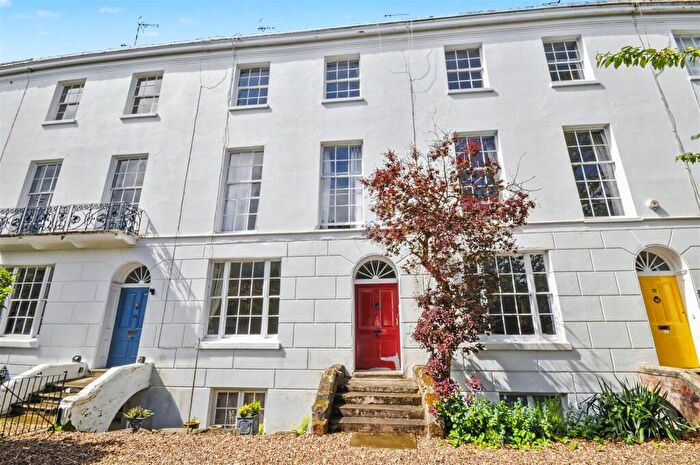 2 Bedroom Flat To Rent In Milverton Crescent West, Leamington Spa, CV32
