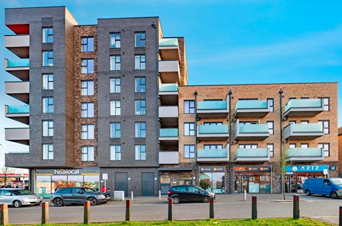 2 Bedroom Flat For Sale In Fairfield Avenue, Watford, WD19