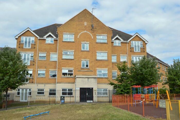 2 Bedroom Flat To Rent In Warren Way, Edgware, HA8