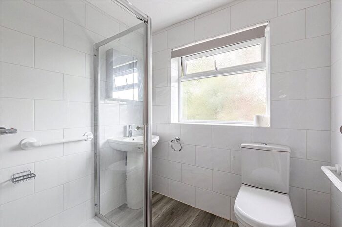 2 Bedroom End Of Terrace House For Sale In Hillside Gardens, Addlestone, Surrey, KT15