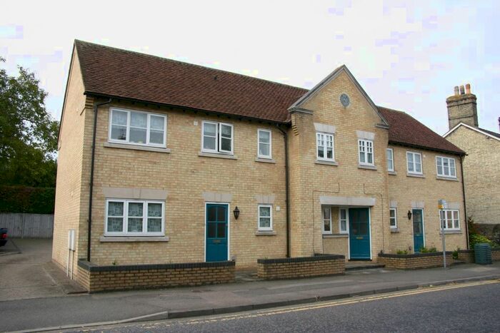 1 Bedroom Flat To Rent In Barkway Street, Royston, SG8