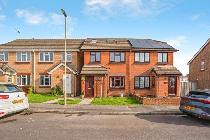 4 Bedroom Semi Detached House For Sale In Barney Evans Crescent, Waterlooville, Hampshire, PO8