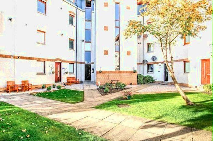 2 Bedroom Flat To Rent In Bloomfield Court, Aberdeen, AB10