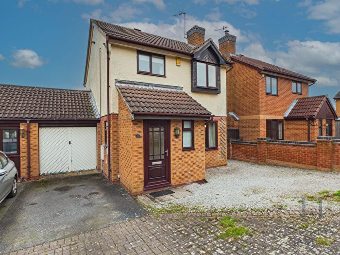 3 Bedroom Link Detached House For Sale In The Warren, Cotgrave, NG12
