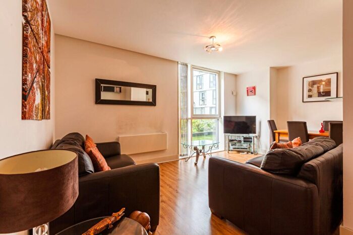 1 Bedroom Flat To Rent In Gowers Walk, , Aldgate, London, E1