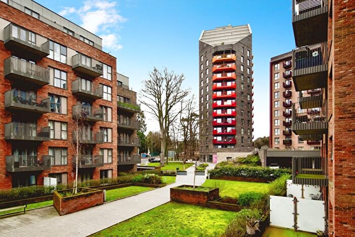 2 Bedroom Flat For Sale In Waterhouse Avenue, Maidstone, Kent, ME14