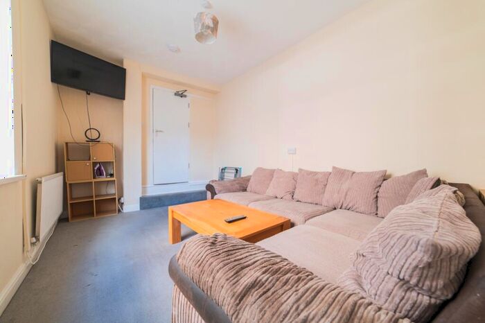 4 Bedroom Terraced House To Rent In Seymour Street, Splott, CF24