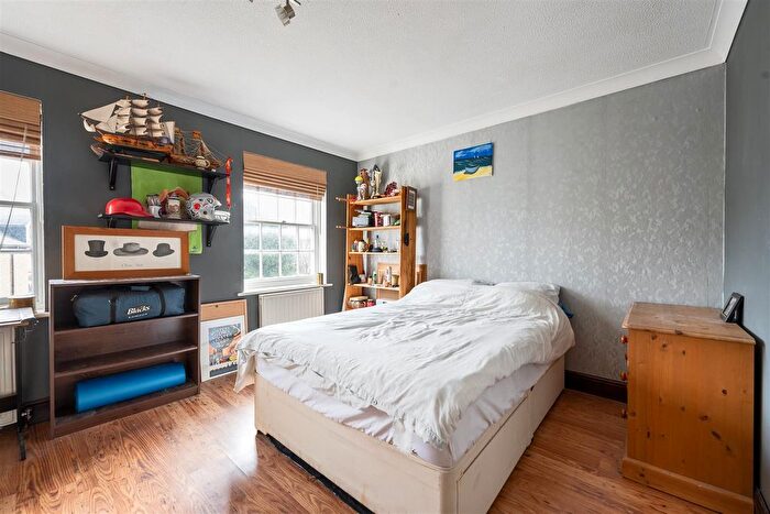 5 Bedroom End Of Terrace House For Sale In Handsworth Avenue, Highams Park, E4