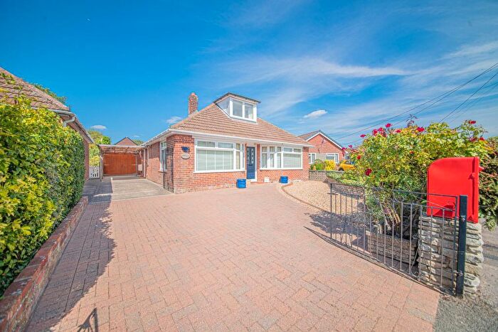 3 Bedroom Chalet For Sale In Oakgrove Road, Bishopstoke, Eastleigh, SO50