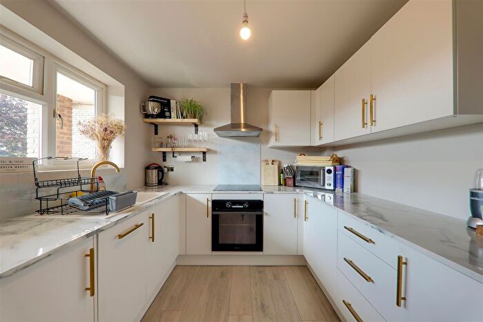 1 Bedroom Flat For Sale In Ashington Court, Broadwater Street East Broadwater, Worthing, BN14