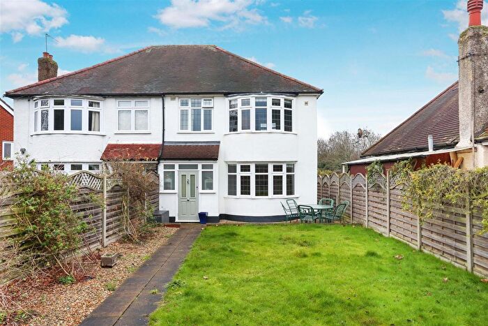 4 Bedroom Semi Detached House For Sale In St Dunstans Hill, Cheam, SM1
