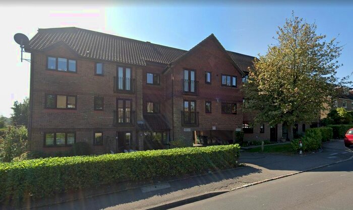 2 Bedroom Flat To Rent In Eridge Road, Crowborough, TN6