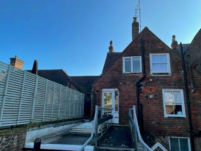 2 Bedroom Property To Rent In High Street, Lewes, BN7