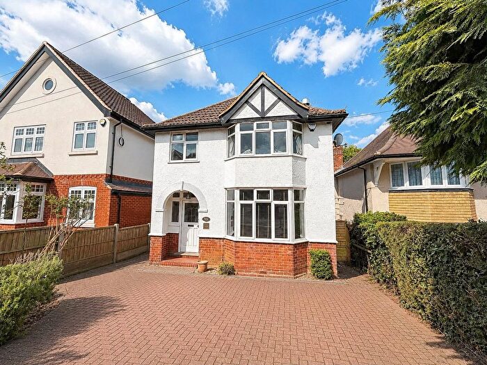 3 Bedroom Detached House For Sale In The Crosspath, Radlett, Hertfordshire, WD7