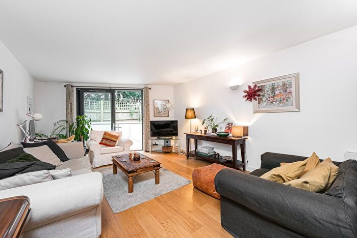 3 Bedroom Flat For Sale In Park Hill, SW4