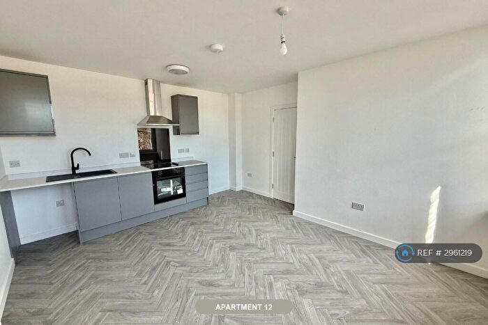 1 Bedroom Flat To Rent In Market Place, Mansfield, NG18