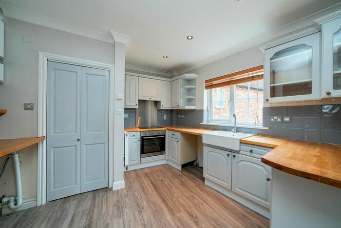 2 Bedroom End Of Terrace House For Sale In Mulberry Court, High Street, Old Town, Hemel Hempstead, Hertfordshire, HP1