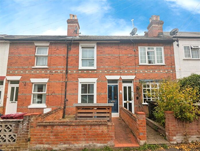 2 Bedroom Terraced House For Sale In Blenheim Gardens, Reading, Berkshire, RG1