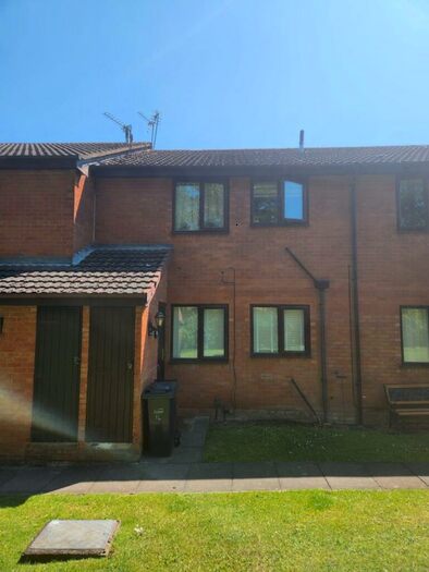 1 Bedroom Flat To Rent In Birds Meadow, Brierley Hill, DY5