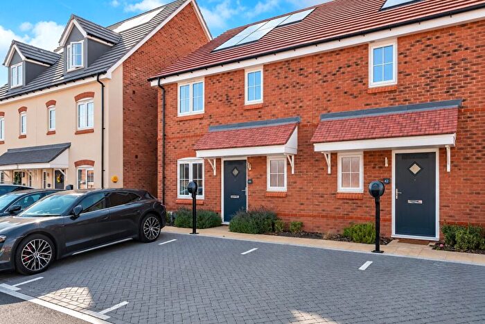 3 Bedroom Semi-Detached House For Sale In Tulip Road, Chertsey, Surrey, KT16