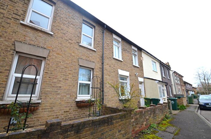 3 Bedroom Terraced House To Rent In George Street, Staines-Upon-Thames, TW18