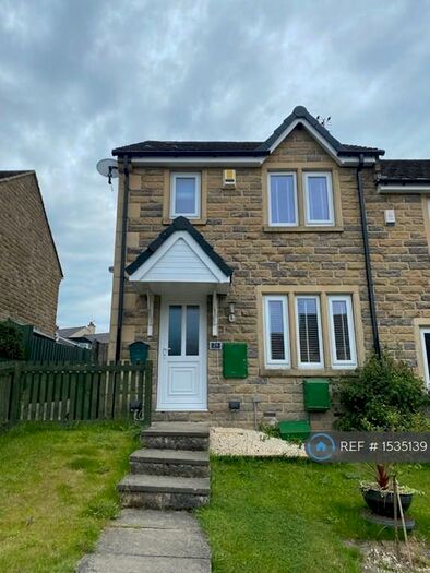 3 Bedroom Terraced House To Rent In Berrington Way, West Yorkshire, BD22