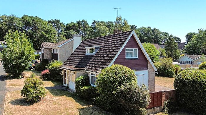 4 Bedroom Detached House For Sale In Wilmot Way, Camberley, Surrey, GU15