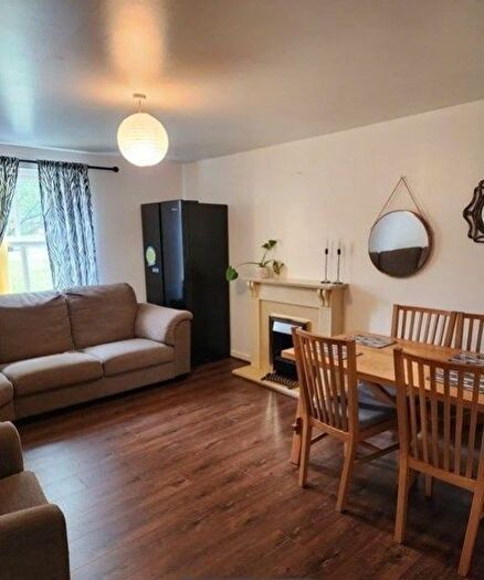2 Bedroom Flat To Rent In Princeton Close, Salford, Lancashire, M6