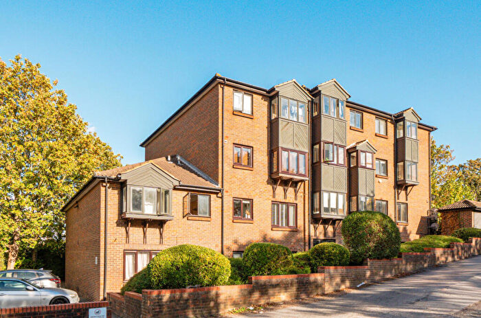 1 Bedroom Apartment For Sale In Westhorne Avenue, London, SE12