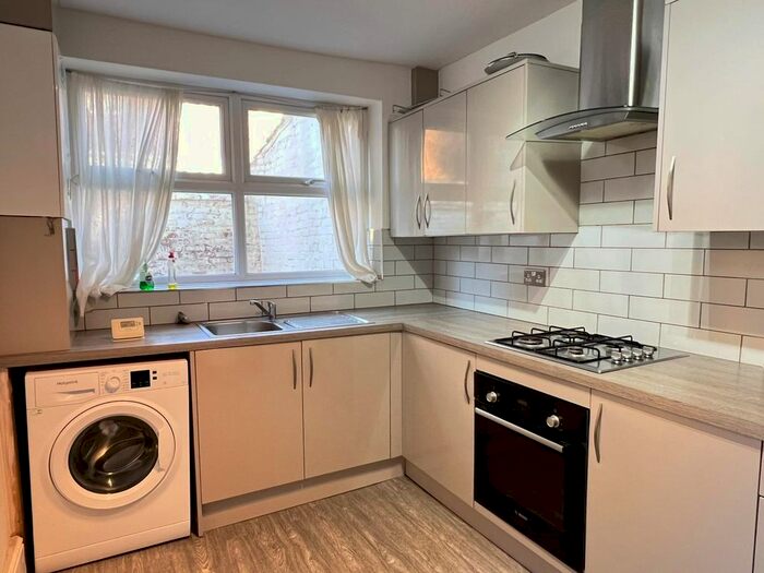 3 Bedroom Terraced House To Rent In Gloucester Road, Salford, M6
