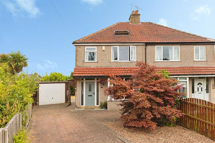 3 Bedroom Semi-Detached House For Sale In Ashburn Grove, Baildon, Shipley, BD17