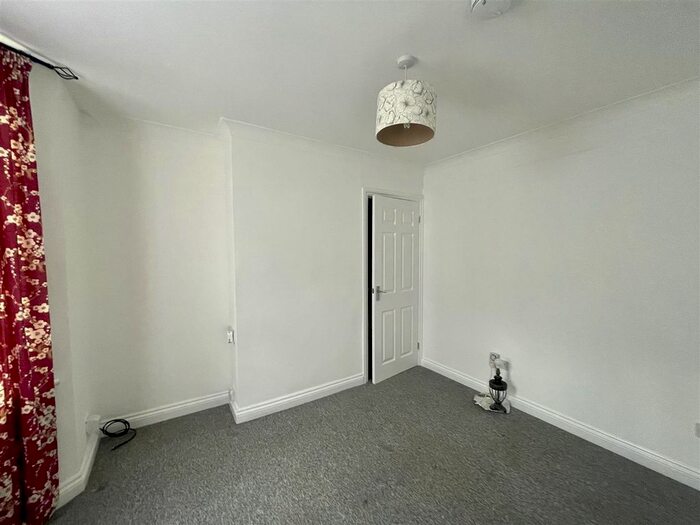3 Bedroom Terraced House To Rent In Selbourne Road, Gillingham, ME7