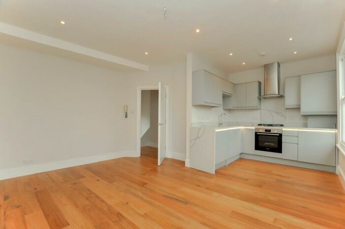 1 Bedroom Flat To Rent In Brooke Road, Stoke Newington, N16