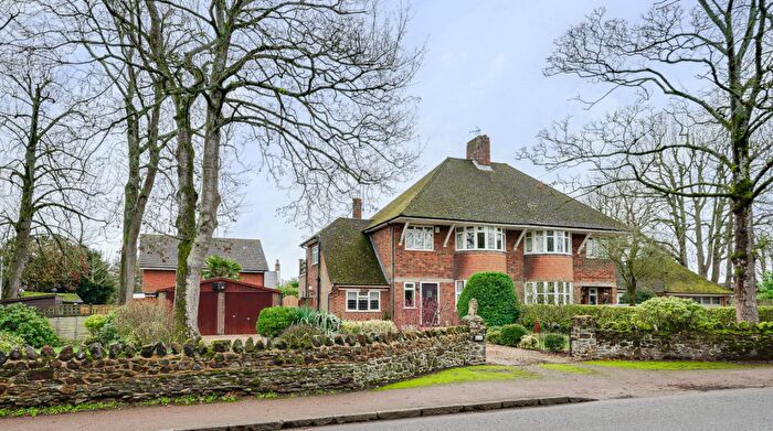 4 Bedroom Semi-Detached House For Sale In Heath Road, Leighton Buzzard, LU7