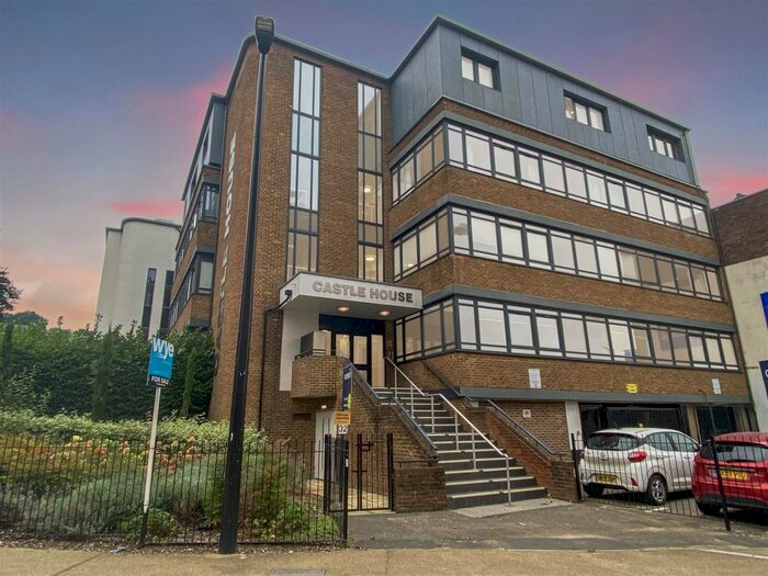 1 Bedroom Flat To Rent In Desborough Road, High Wycombe, HP11