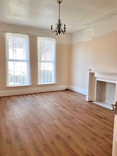 2 Bedroom Flat To Rent In Portland Road, Edgbaston, Birmingham, B16