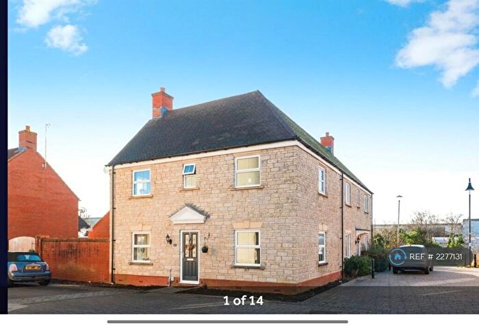 3 Bedroom Semi-Detached House To Rent In Dolina Road, Swindon, SN25