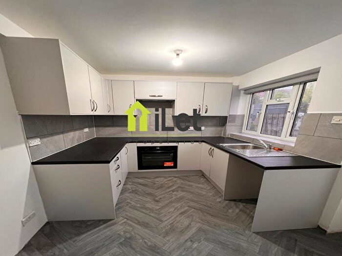 3 Bedroom Terraced House To Rent In Rothesay Road, Northampton, NN2