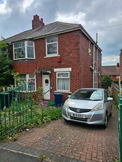 2 Bedroom Flat To Rent In St. James Crescent, Newcastle Upon Tyne, NE15