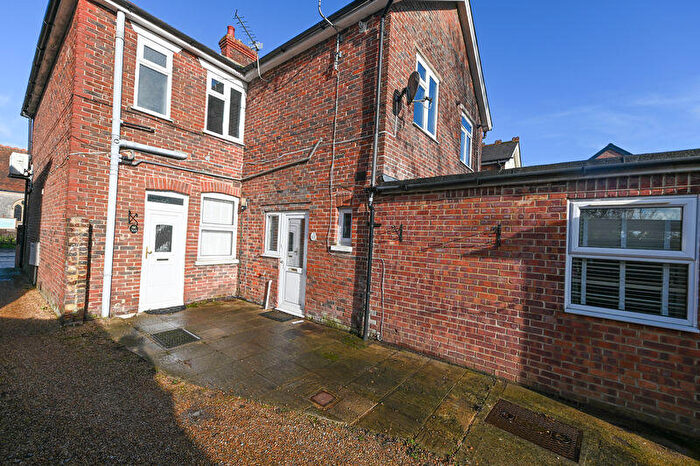 1 Bedroom Flat To Rent In Main Road, Emsworth, PO10