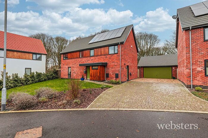 4 Bedroom Detached House For Sale In Coppice Drive, Taverham, NR8
