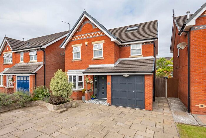 4 Bedroom Detached House For Sale In Victoria Park Avenue, Leyland, PR25