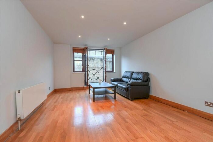 2 Bedroom Flat To Rent In Kingsley Mews, Wapping, E1W