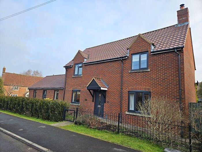 4 Bedroom Detached House For Sale In Shepherds Drove, West Ashton, BA14